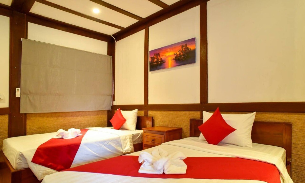 Sangkat Sla Kram House | Twin Bedroom/Half way to Angkor Wat