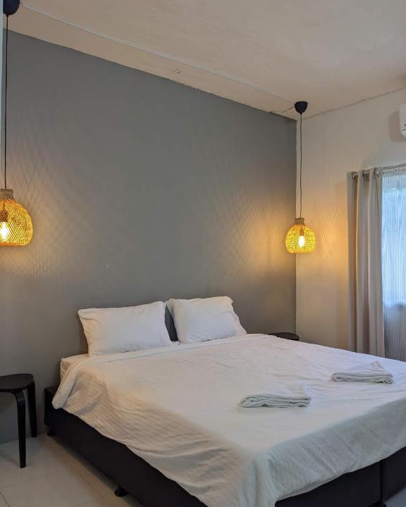 Phanat Nikhom Hotel | V at Panus