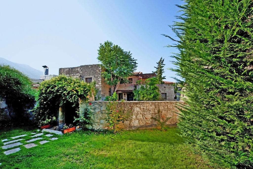 Archanes House | Vacation home in the Archanes with balcony