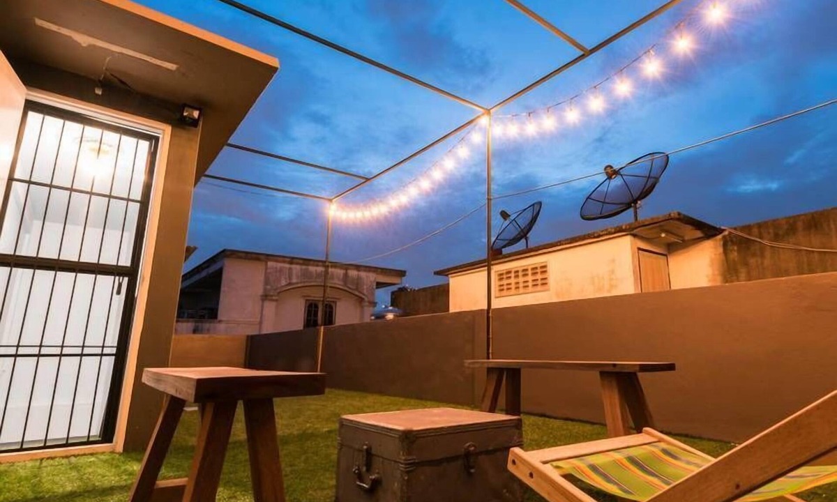 Phra Khanong Nuea House | Vacation Townhome near BTS Ekamai