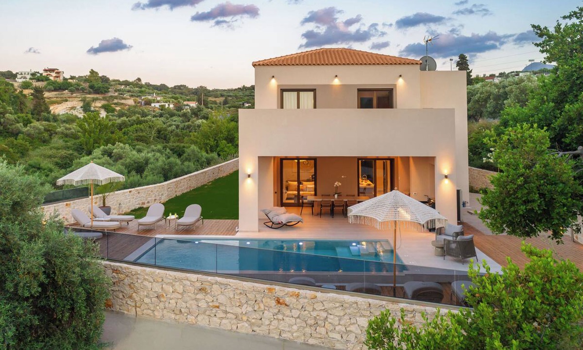 Episkopi House | VaMa Luxury Living-8BR Design Villa with Heated Pool and Playroom