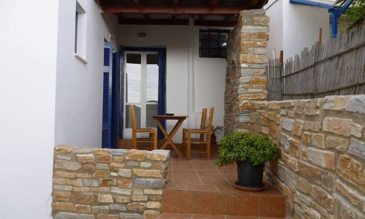 Ios House | Vasilis Ios Place Room 1