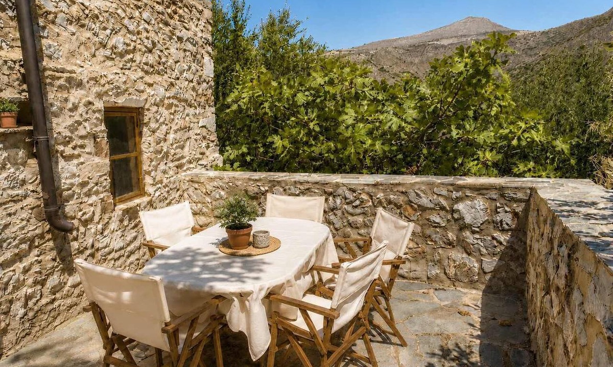 Vatheia Apartment | VATHIA TOWER 1894-Stone Mani Heaven near the Beach