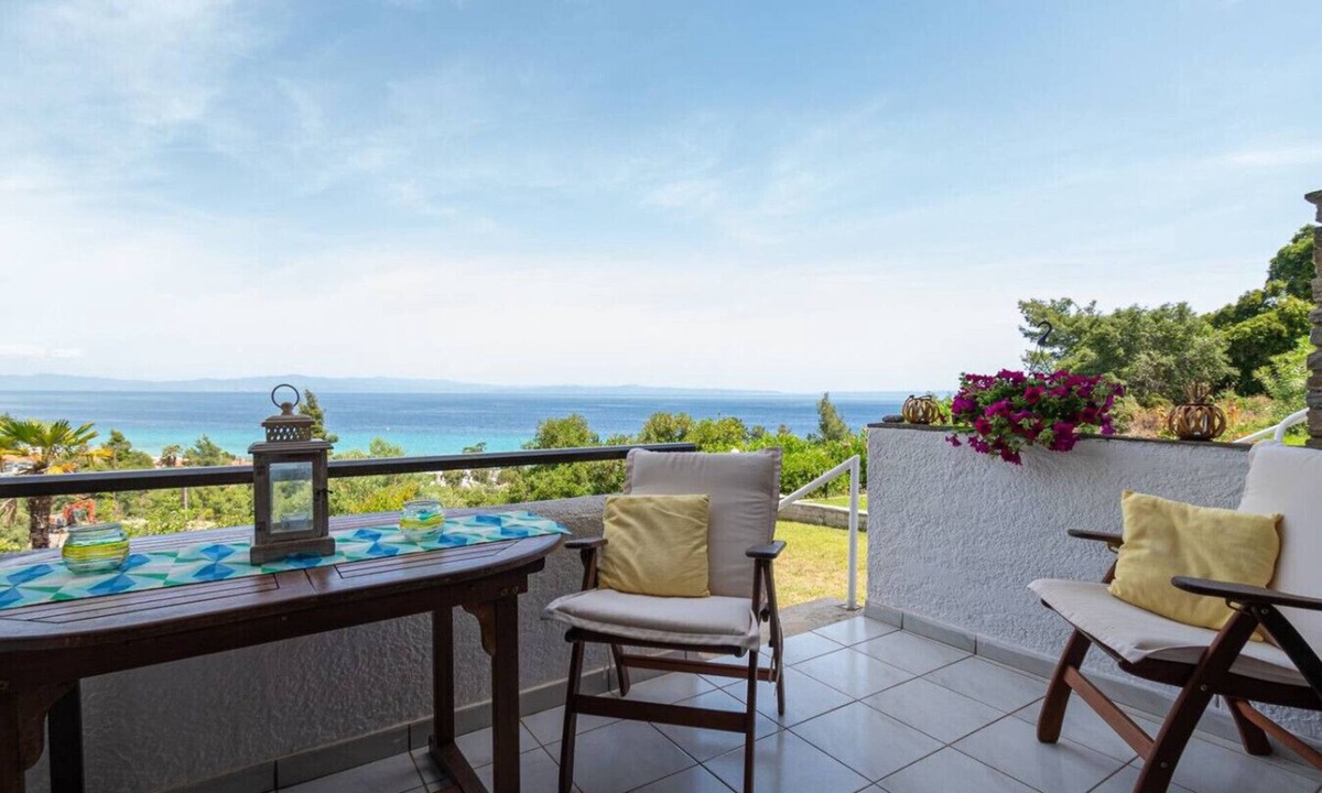Kriopigi Apartment | Vaya`s Maisonette by RentalsPro - Polychrono Halkidiki