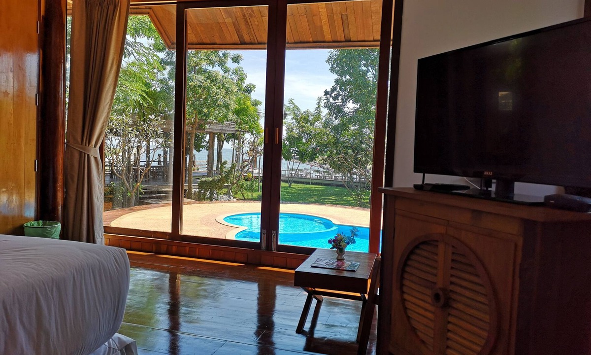 Laem Phak Bia Hotel | Veepana Resort