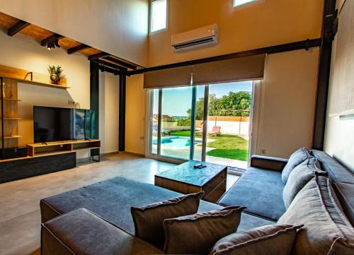 Perama Villa | Villa Ca d' Oro