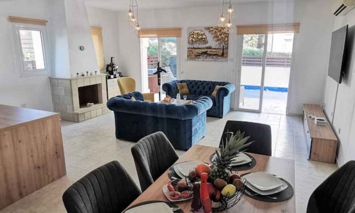 Paralimni Villa | Villa Deva with Jacuzzi