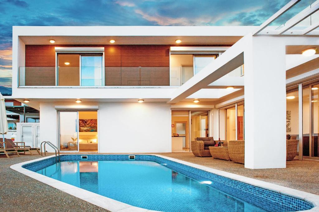 Ayia Napa Villa | Villa Fortuna