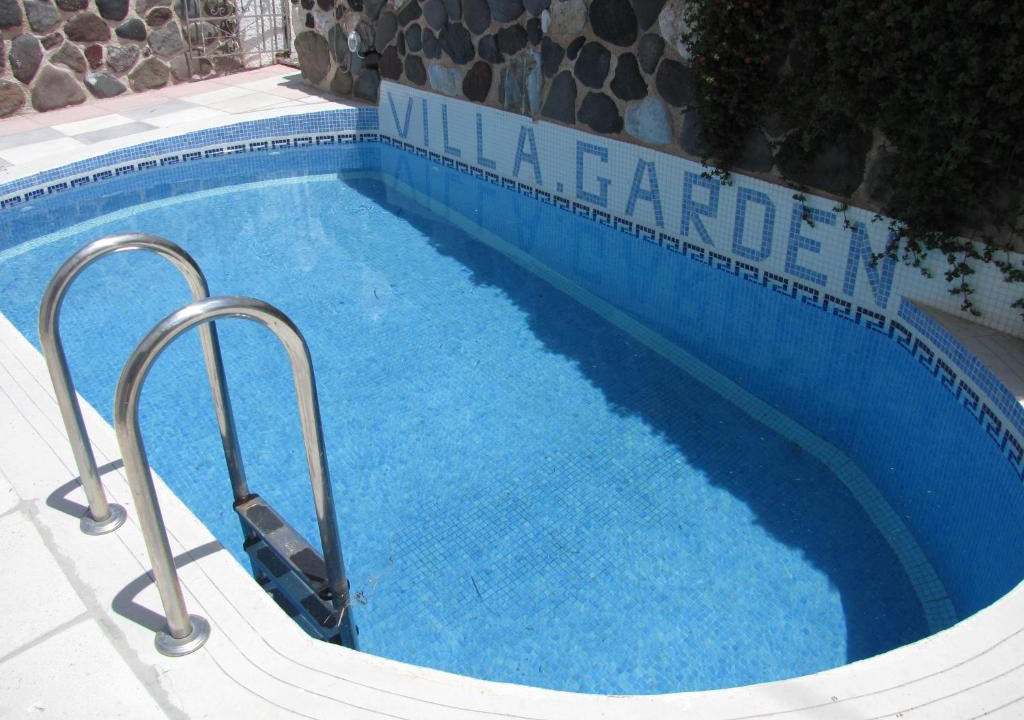 Fira Apartment | Villa Garden