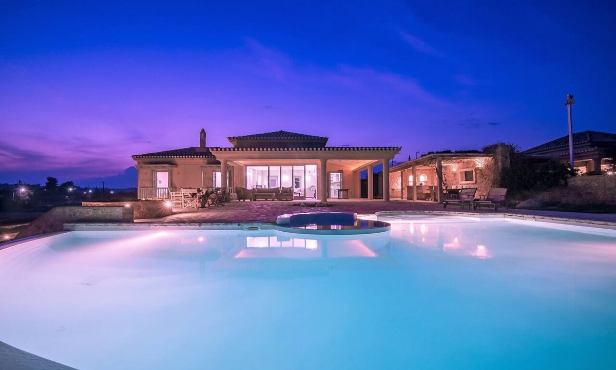 Kilada Villa | Villa in Peloponnese by Petrothalassa Beach