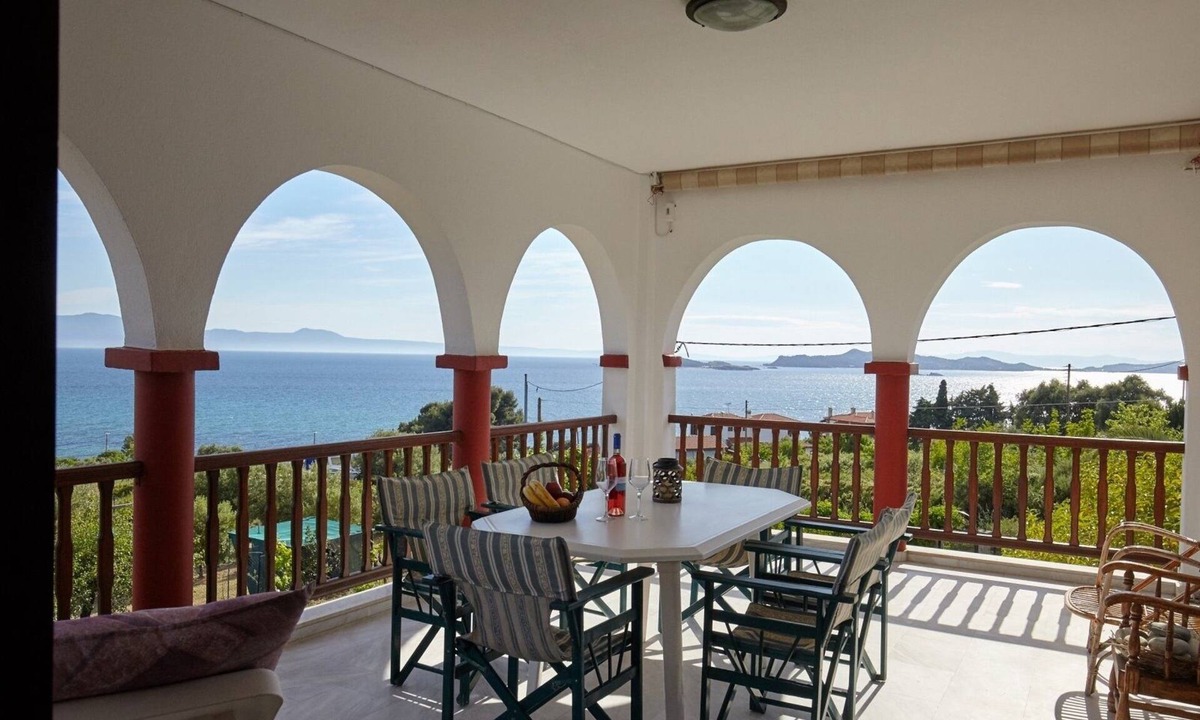 Ouranoupoli Apartment | Villa Maria 1st Floor by RentalsPro