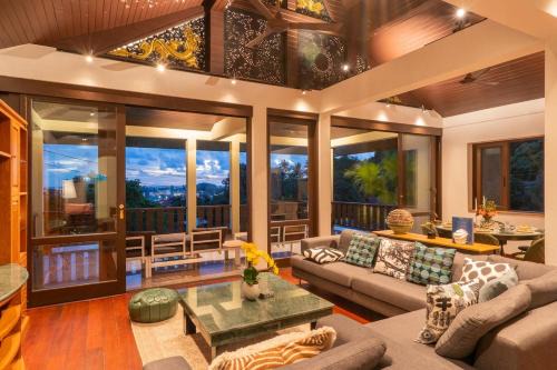 Kata Villa | Villa Melita 5 bedrooms, hillside location with pool and seaview