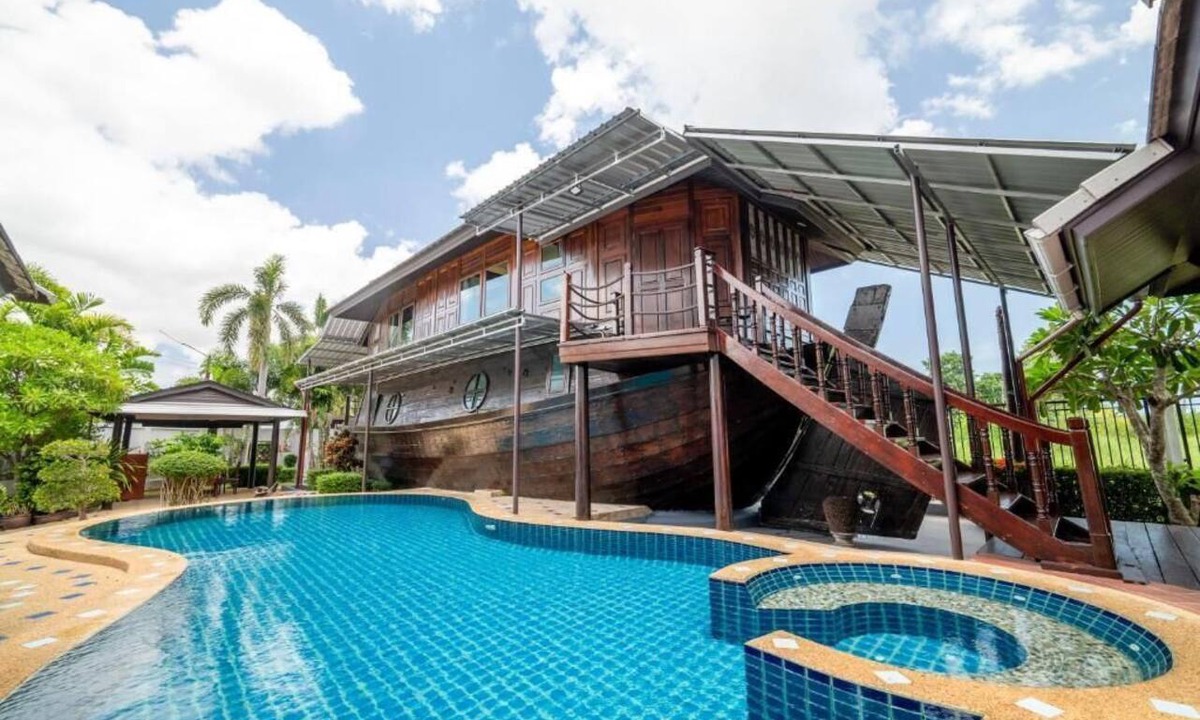 Nong Pla Lai Villa | Villa Nautica Pattaya - 4BR Pool Villa With Private Boathouse