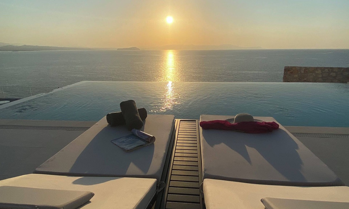 Chania Villa | Villa Nefelia -Luxury 4BR Villa w/Infinity heated Pool/Jacuzzi & Sea View