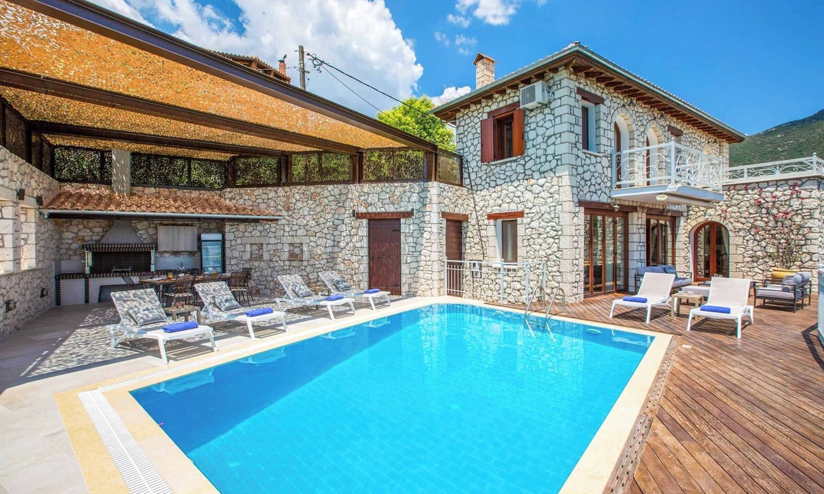 Nidri Villa | Villa Rachi - Eight Bedroom Villa, Sleeps 8