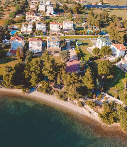 Eretria House | Villa Sapphire BeachFront Eretria