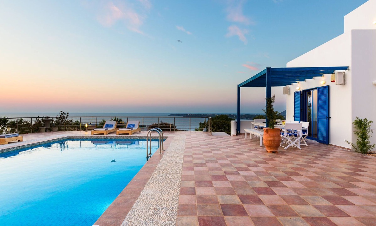 Kalathas Villa | Villa Sky, modern 3 bedroom Villa with sea-view!
