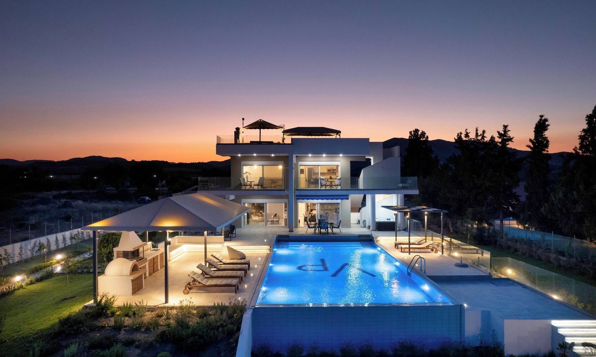 Gennadi Villa | Viviane Paulos Villa with Private Pool