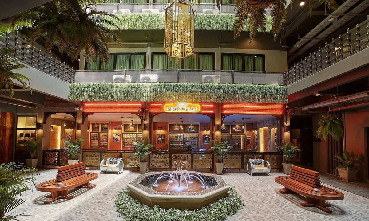 Pom Prap Hotel | W22 by Burasari
