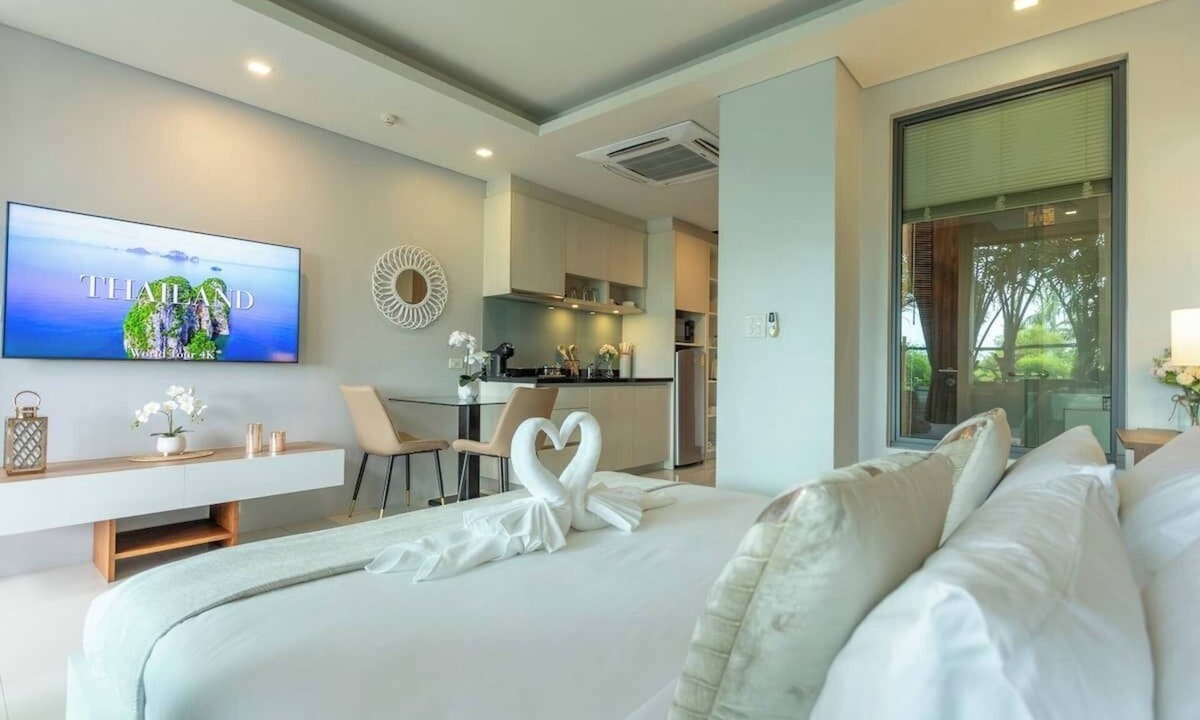 Ban Sakhu Apartment | Walk & Relax: Tropical Stay in the title C111