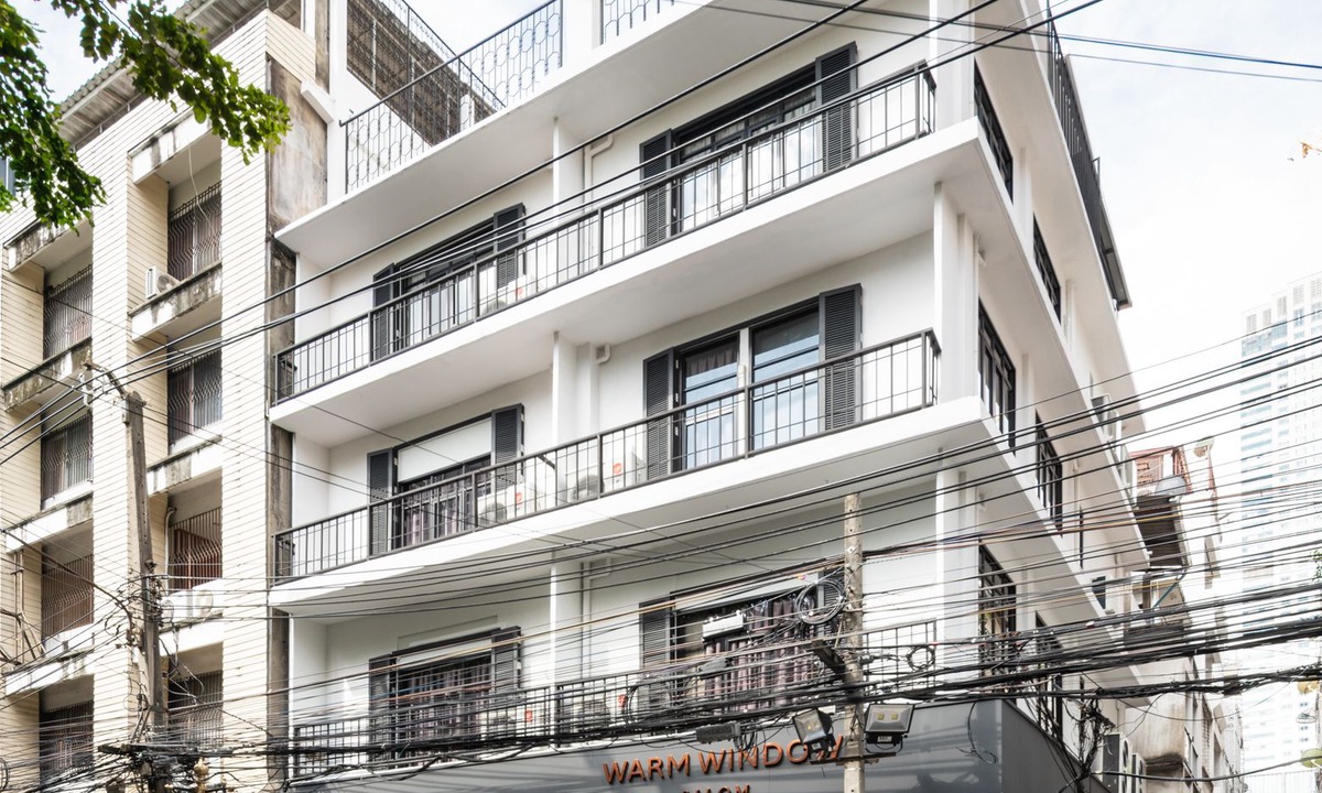 Bang Rak Hotel | Warm Window Silom