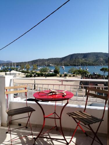 Galatas Apartment | Waterway view