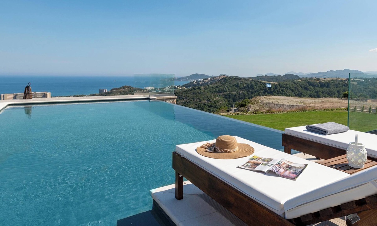 Kallithea Bed & Breakfast | Waves of Blue Villa with Sea View