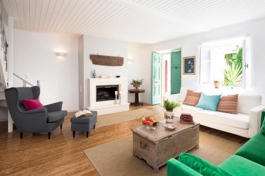 Ano Korakiana House | White Jasmine Cottage