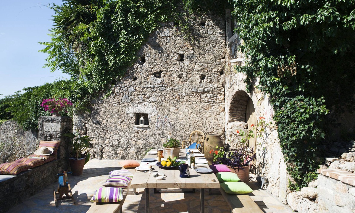 Ano Korakiana Villa | White Jasmine Cottage