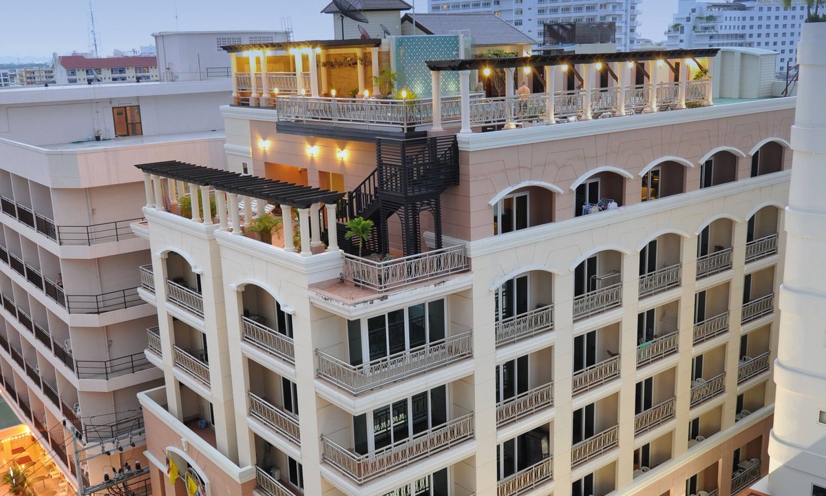 Pattaya Bay Hotel | Whitehouse Condotel
