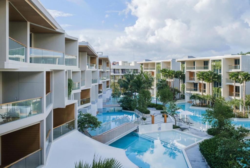 Nai Harn Hotel | Wyndham Grand Nai Harn Beach Phuket