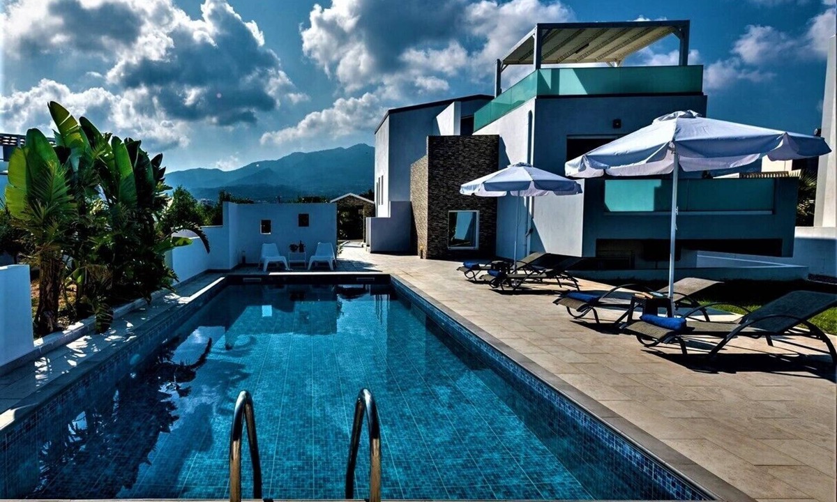 Tingaki Villa | XENOS VILLA 4 - LUXURY VILLA WITH PRIVATE SWIMMING POOL NEAR THE SEA