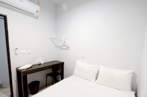 Wat Bowon Niwet Apartment | XXEve Room Khaosan Domon