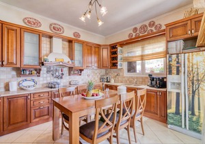 280 m² Luxury rental ∙ 5 bedrooms ∙ 10 guests