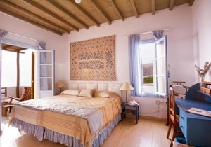 Anerousses Mykonian Traditional Houses in Houlakia