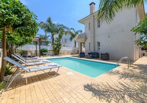 Blue Water Bay Villas