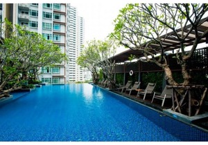 Circle Condominium by John