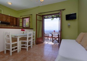 House in Lefokastro - in front of the beach + Wi-Fi #2