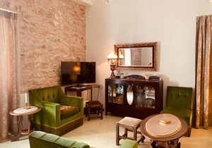 Mouragia House
