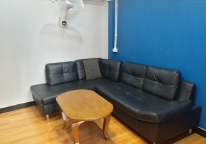 Pratunam Family House