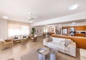 Protaras Beachfront Villa Pietra