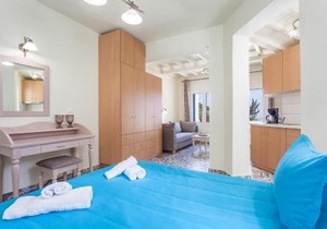 Stafylos Suites & Boutique hotel