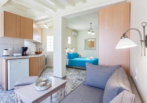 Stafylos Suites & Boutique hotel