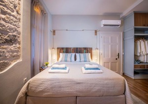 The 'Fan' studio in the heart of Old Corfu Town