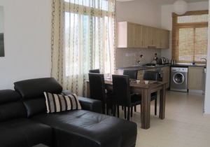 Village Location with stunning Sea/Pool views, 3 minutes walk from restaurants