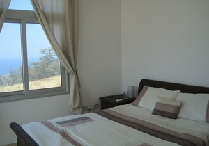Village Location with Stunning Sea/Pool Views- 3 minutes walk from restaurants