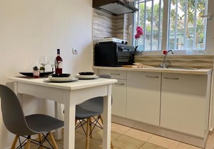 Well-Located Apartment in Kos Town, Near the Port & Beach - No 14