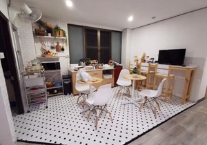 White House Hostel