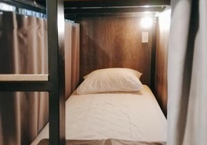 White House Hostel