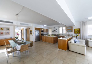 You and Your Family will Love this 5 Star Beachfront Villa, Protaras Villa 1536